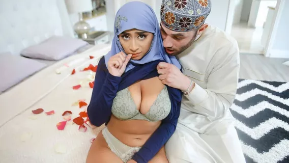 ◤Teen Curves◢ Childbearing Hijab Hips ►Damon Dice, Violet Myers