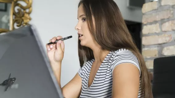 ◤Oldje◢ Asking For Attention ►Olivia Nice, Hugo