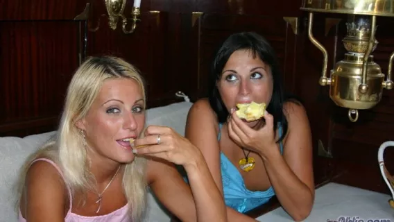 ◤Oldje◢ Out Of Service ►Melissa Black, Renata Black, Timothy